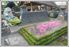 http://www.mblusuk.com/gambar/kartasura01.jpg