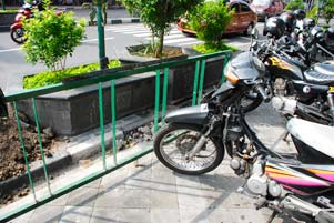 http://www.mblusuk.com/gambar/parkirsepedatb.jpg
