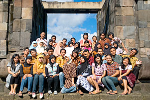 http://www.mblusuk.com/gambar/picart/boko2005/2005bokoALLtb.jpg