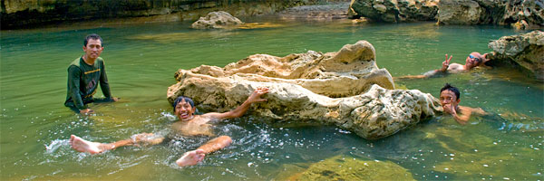Padusan di Curug Sri Gethuk